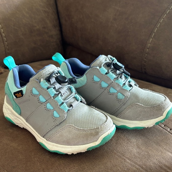Teva Kids Canyonview Hiking Shoes in Gray and Teal - Picture 1 of 8